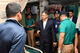 তেজগাঁও থানা আকস্মিক পরিদর্শনে স্বরাষ্ট্রমন্ত্রী