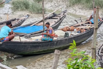 সুন্দরবনে যেতে জেলেদের ‘ভয়’, দস্যুদের চাঁদার আতঙ্ক