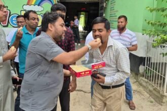 মির্জা ফখরুলের রাষ্ট্রপতি মনোনয়নের খবরে ঠাকুরগাঁওয়ে নেতাকর্মীদের মিষ্টি বিতরণ