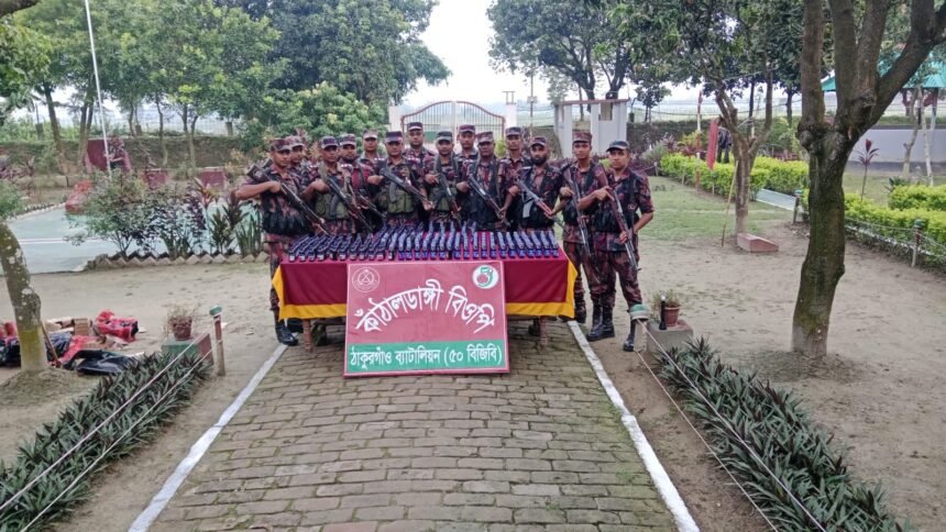 ঠাকুরগাঁও সীমান্তে ২৫৩ বোতল ফেন্সিবিল ও ১৪৪ বোতল এস্কাফ সিরাপ উদ্ধার