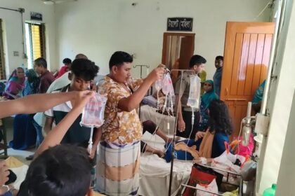 ঠাকুরগাঁওয়ে মিড ডে মিল খেয়ে প্রায় ৩০ শিক্ষার্থী হাসপাতালে