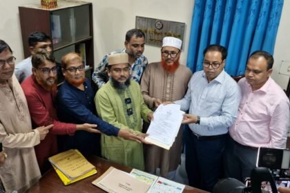 ঠাকুরগাঁও-১ উপনির্বাচনে মনোনয়ন জমা দিলেন দেলাওয়ার হোসেন