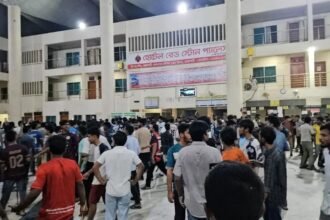রাবি শিক্ষার্থীকে মারধরের অভিযোগে স্টেশন ঘেরাও
