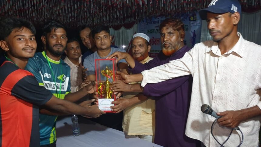 রুহিয়ায় দেলু স্মৃতি ফুটবলে চ্যাম্পিয়ন পাটিয়াডাঙ্গী