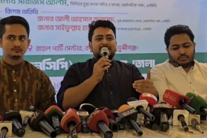 চালক বদলেছে, রাষ্ট্র পরিচালনার মেশিন বদলায়নি: নাহিদ ইসলাম