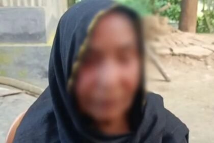 ৭০ বছরের বৃদ্ধের বাড়িতে ৮০ বছরের বৃদ্ধার অনশন