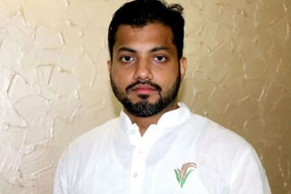 দুপুর ২টায় পদত্যাগের চূড়ান্ত ঘোষণা দেবেন ইশরাক হোসেন